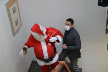 Presentación del proyecto 'Telde en Navidad' con presencia de Papá Noel y su esposa/TA.